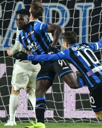  罗马主场三比一逆转佛罗伦萨保留欧冠希望  