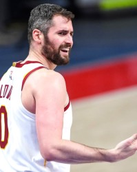  南特保级压力下爆发终结连败颓势取首胜