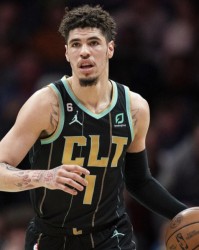  黄蜂布里奇斯达成亿元续约合同  