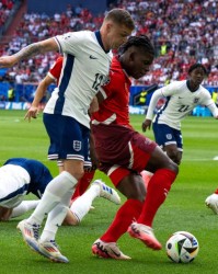  特里皮尔精准任意球绝杀伯恩茅斯  