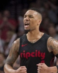  开拓者利拉德超远三分压哨，终结活塞四连败  