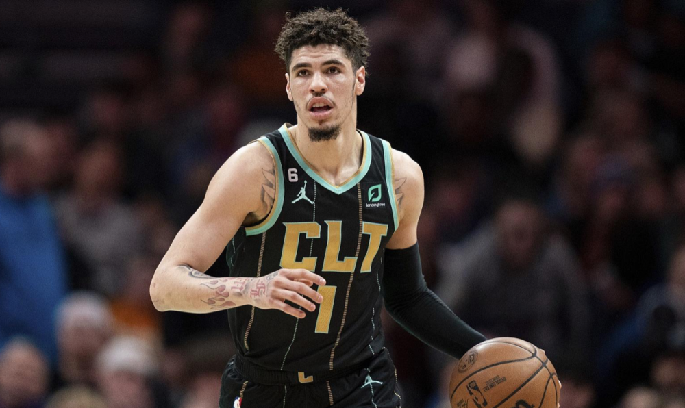  黄蜂布里奇斯达成亿元续约合同  